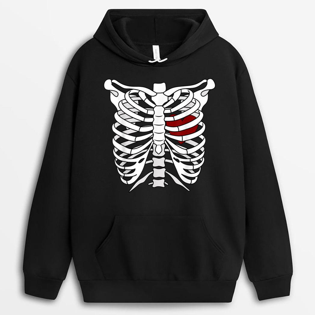 Funny Halloween Skeleton Heart Rib Cage X-Ray T-Shirt